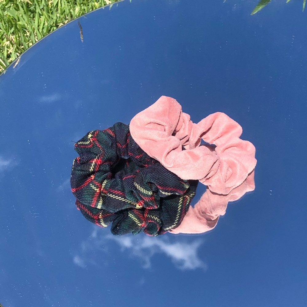 2/$10 NWOT Scrunchies